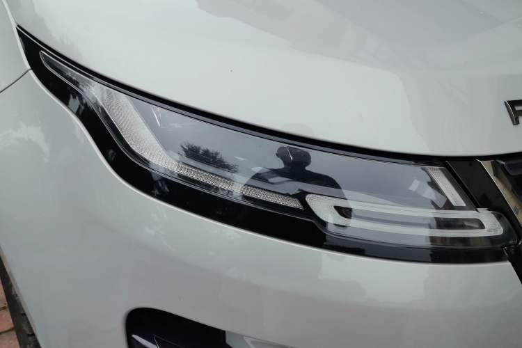 Used Land Rover Range Evoque 2024 Aurora L 249 PS Prestige Light-Chasing Edition Right Front Headlight