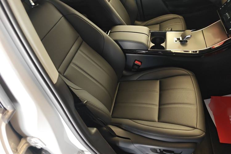 Used Land Rover Range Evoque 2024 Aurora L 200PS Flowing Radiance Edition Right Front Seat