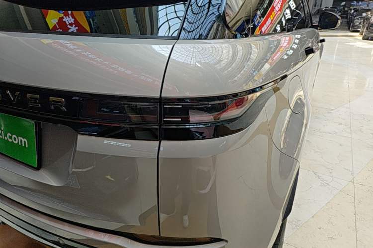 Used Land Rover Range Evoque 2024 Aurora L 249 PS Prestige Light-Chasing Edition Right Rear Taillight