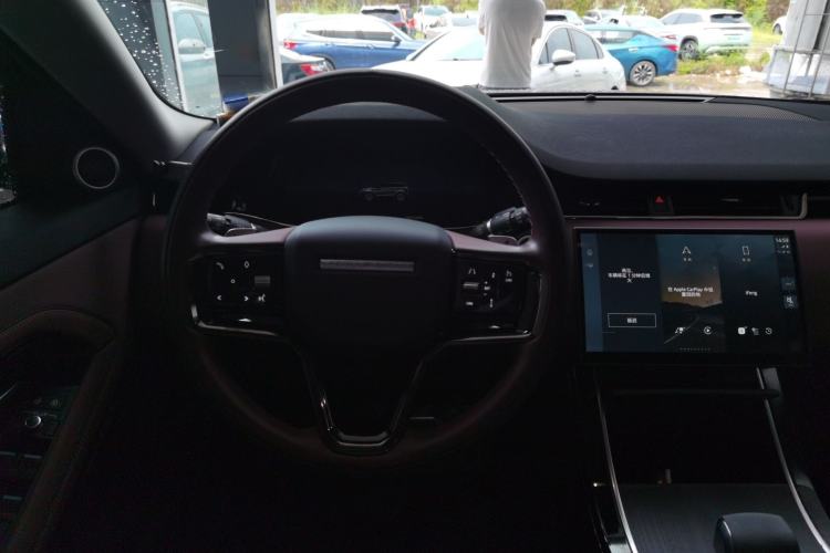 Used Land Rover Range Evoque 2024 Aurora L 249 PS Prestige Light-Chasing Edition Steering Wheel