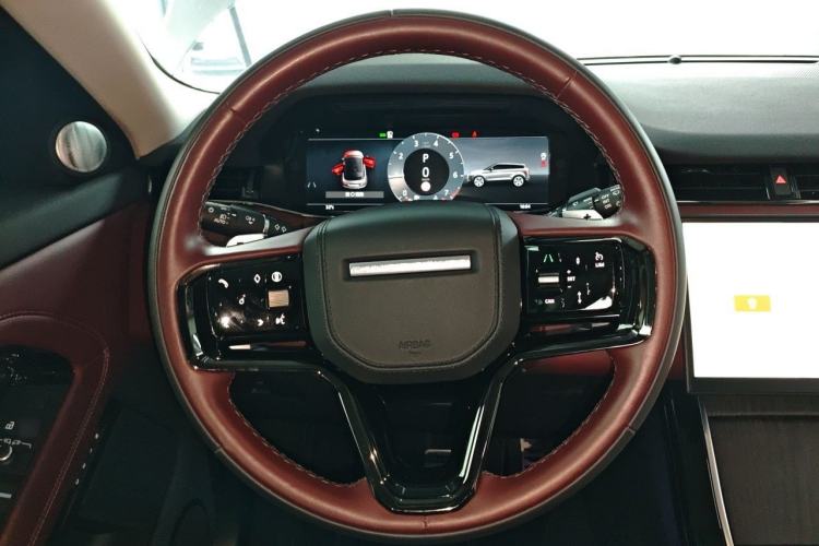 Used Land Rover Range Evoque 2024 Aurora L 249 PS Glowing Limited Edition Steering Wheel