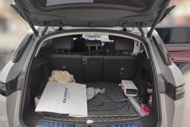 Used Land Rover Range Evoque 2024 Aurora L 249 PS Prestige Light-Chasing Edition Trunk