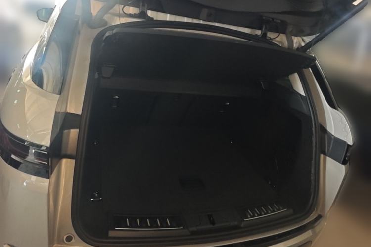 Used Land Rover Range Evoque 2024 Aurora L 249 PS Prestige Light-Chasing Edition Trunk