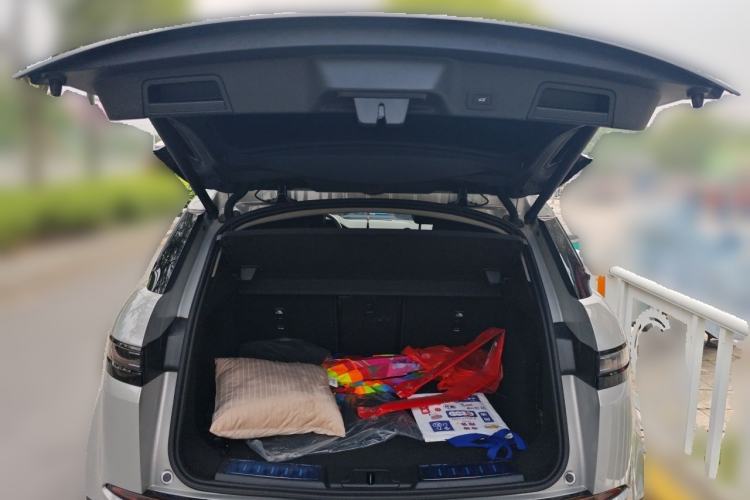 Used Land Rover Range Evoque 2024 Aurora L 249 PS Prestige Light-Chasing Edition Trunk