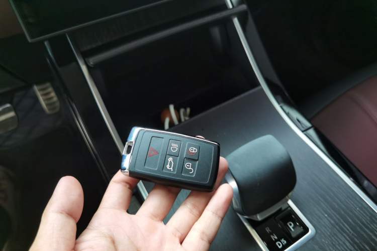 Used Land Rover Range Evoque 2024 Aurora L 249 PS Prestige Light-Chasing Edition Vehicle Key