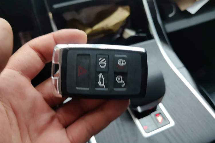 Used Land Rover Range Evoque 2024 Aurora L 249 PS Prestige Light-Chasing Edition Vehicle Key