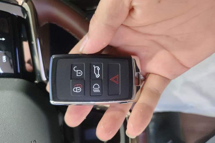 Used Land Rover Range Evoque 2024 Aurora L 249 PS Prestige Light-Chasing Edition Vehicle Key