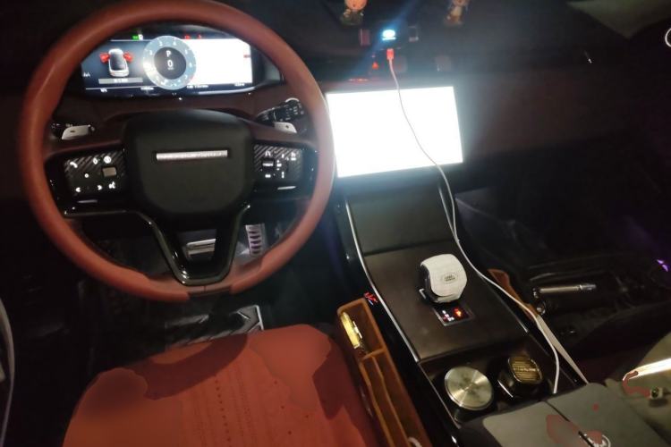 Used Land Rover Range Evoque 2024 Aurora L 249 PS Prestige Light-Chasing Edition Center Console