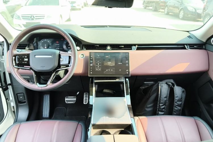 Used Land Rover Range Evoque 2024 Aurora L 249 PS Prestige Light-Chasing Edition Center Console