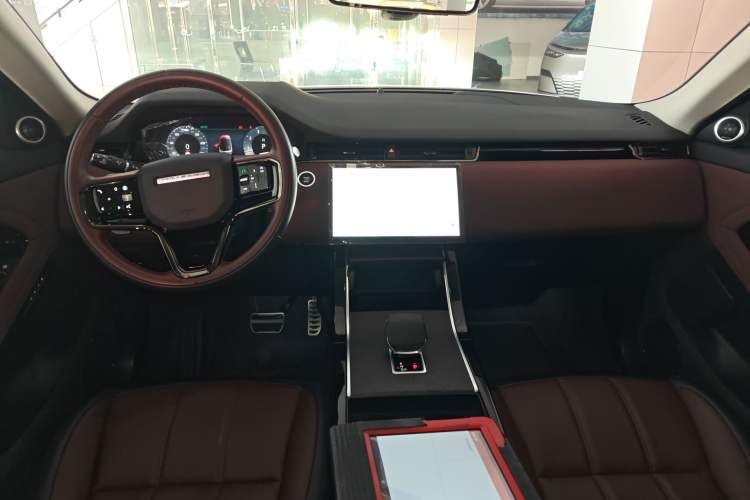 Used Land Rover Range Evoque 2024 Aurora L 249 PS Prestige Light-Chasing Edition Center Console