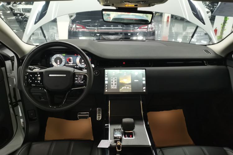 Used Land Rover Range Evoque 2024 Aurora L 249 PS Prestige Light-Chasing Edition Center Console