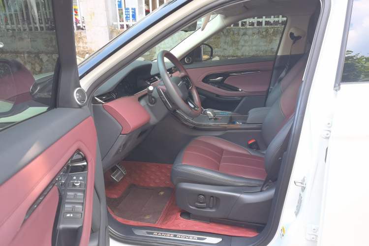 Used Land Rover Range Evoque 2024 Aurora L 249 PS Prestige Light-Chasing Edition Driver Seat