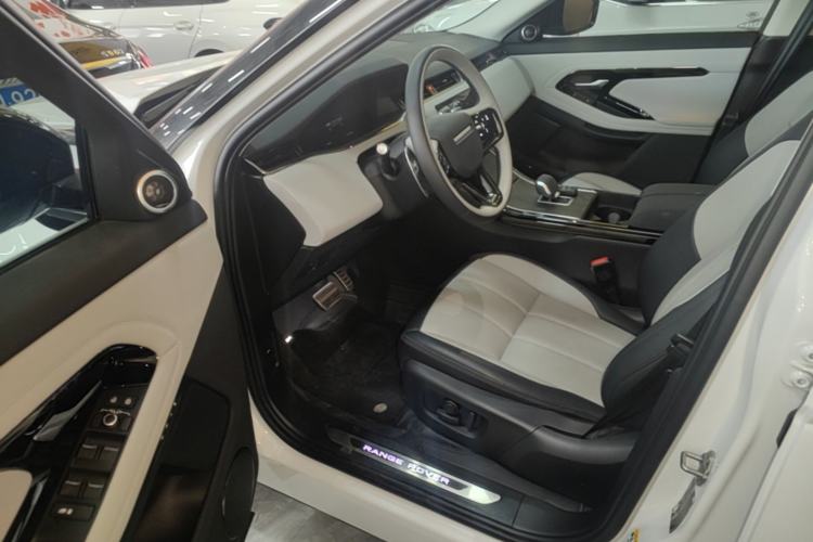 Used Land Rover Range Evoque 2024 Aurora L 249 PS Prestige Light-Chasing Edition Driver Seat