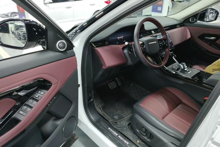 Used Land Rover Range Evoque 2024 Aurora L 249 PS Prestige Light-Chasing Edition Driver Seat