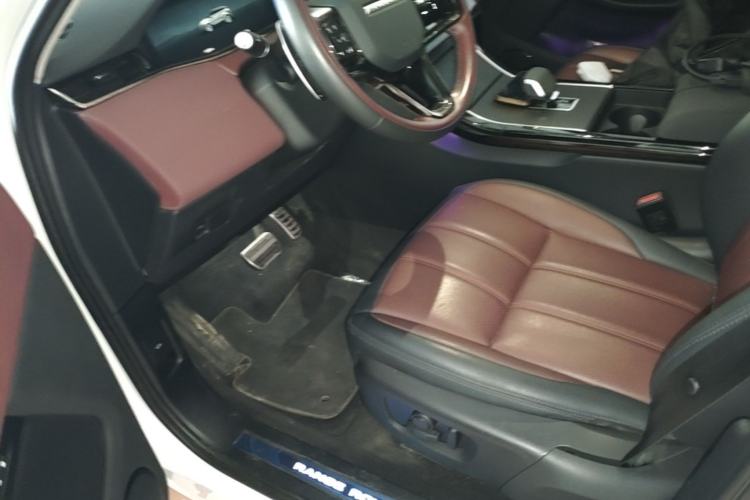 Used Land Rover Range Evoque 2024 Aurora L 249 PS Prestige Light-Chasing Edition Driver Seat