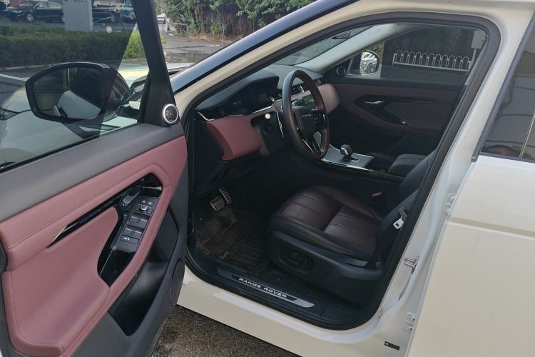 Used Land Rover Range Evoque 2024 Aurora L 249 PS Prestige Light-Chasing Edition Driver Seat