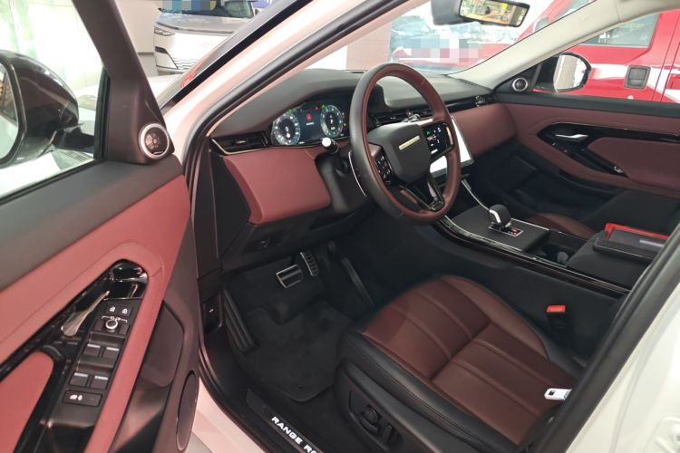 Used Land Rover Range Evoque 2024 Aurora L 249 PS Prestige Light-Chasing Edition Driver Seat