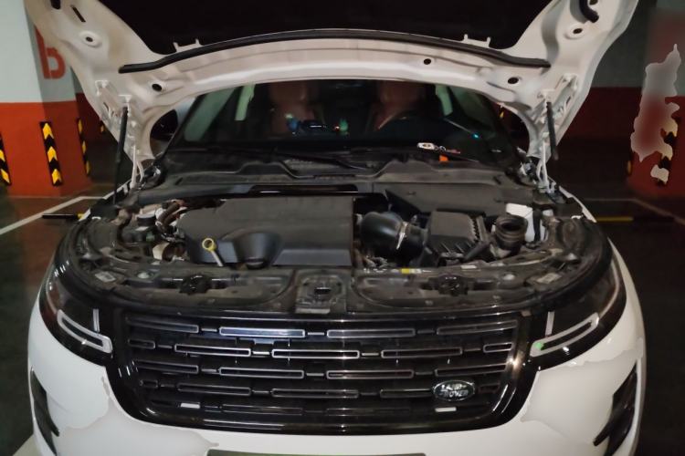 Used Land Rover Range Evoque 2024 Aurora L 249 PS Prestige Light-Chasing Edition Engine Bay