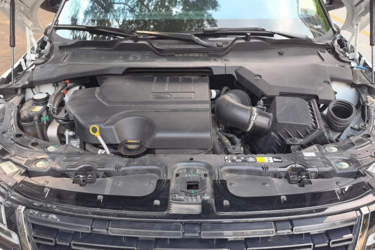Used Land Rover Range Evoque 2024 Aurora L 249 PS Prestige Light-Chasing Edition Engine Bay