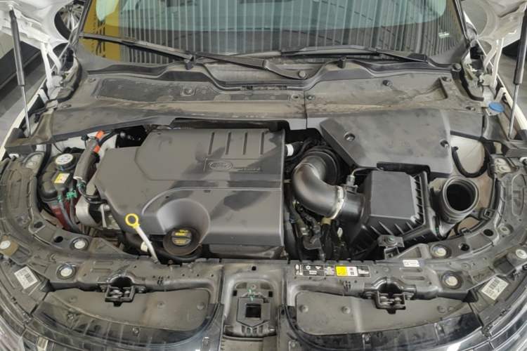 Used Land Rover Range Evoque 2024 Aurora L 249 PS Prestige Light-Chasing Edition Engine Bay