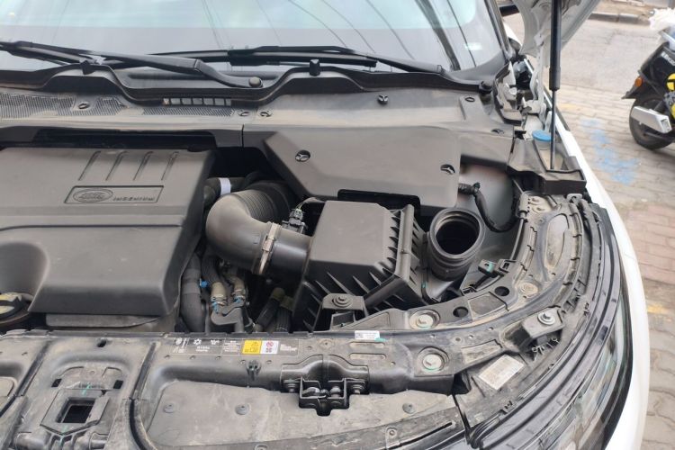 Used Land Rover Range Evoque 2024 Aurora L 249 PS Prestige Light-Chasing Edition Engine Bay Left
