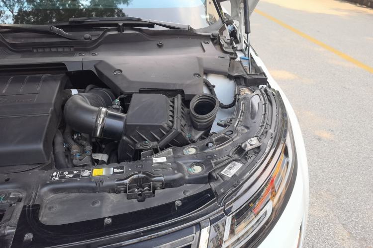 Used Land Rover Range Evoque 2024 Aurora L 249 PS Prestige Light-Chasing Edition Engine Bay Left