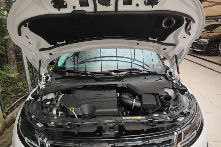 Used Land Rover Range Evoque 2024 Aurora L 249 PS Prestige Light-Chasing Edition Engine Bay