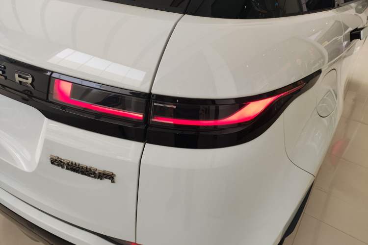 Used Land Rover Range Evoque 2024 Aurora L 249 PS Prestige Light-Chasing Edition Exterior 3