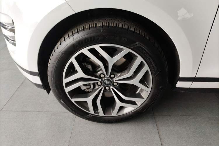 Used Land Rover Range Evoque 2024 Aurora L 249 PS Prestige Light-Chasing Edition Exterior 4