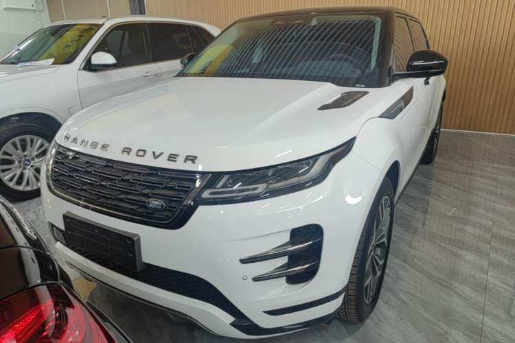 Used Land Rover Range Evoque 2024 Aurora L 249 PS Prestige Light-Chasing Edition Front