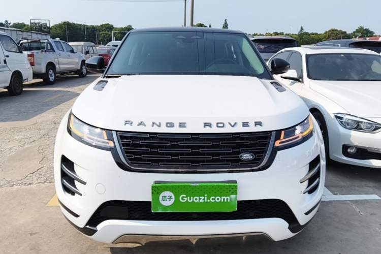 Used Land Rover Range Evoque 2024 Aurora L 249 PS Prestige Light-Chasing Edition Front