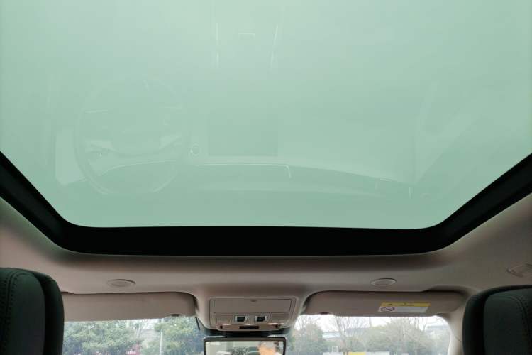 Used Land Rover Range Evoque 2024 Aurora L 249 PS Prestige Light-Chasing Edition Headliner