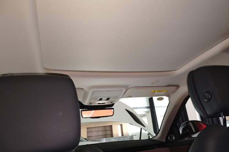 Used Land Rover Range Evoque 2024 Aurora L 249 PS Prestige Light-Chasing Edition Headliner