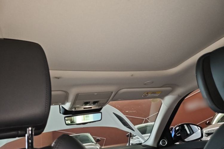 Used Land Rover Range Evoque 2024 Aurora L 249 PS Prestige Light-Chasing Edition Headliner