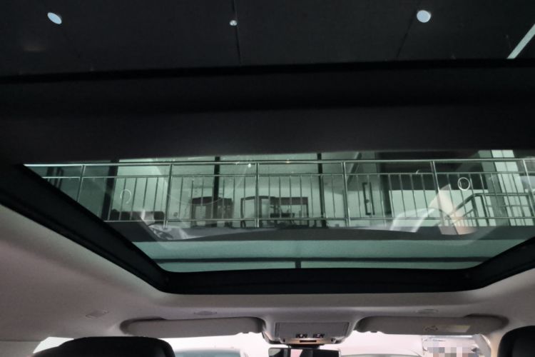 Used Land Rover Range Evoque 2024 Aurora L 249 PS Prestige Light-Chasing Edition Headliner