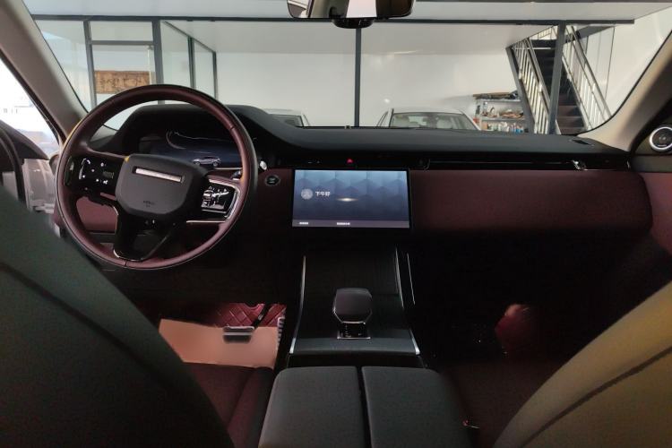 Used Land Rover Range Evoque 2024 Aurora L 249 PS Prestige Light-Chasing Edition Interior 3