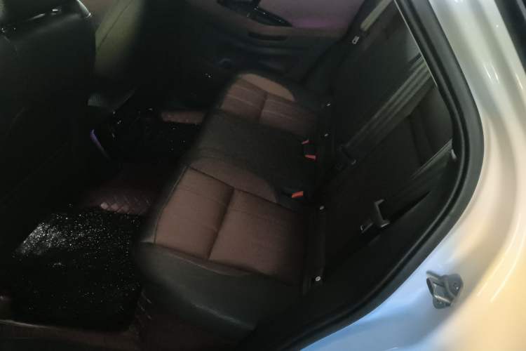 Used Land Rover Range Evoque 2024 Aurora L 249 PS Prestige Light-Chasing Edition Interior 4