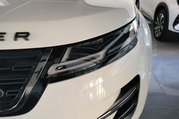 Used Land Rover Range Evoque 2024 Aurora L 249 PS Prestige Light-Chasing Edition Left Front Headlight