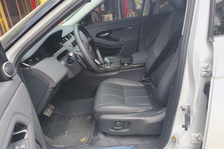 Used Land Rover Range Evoque 2024 Aurora L 249 PS Prestige Light-Chasing Edition Left Front Seat