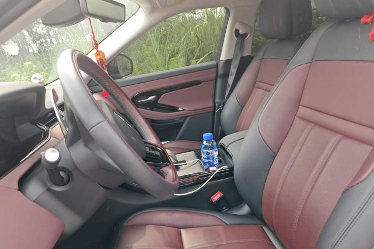 Used Land Rover Range Evoque 2024 Aurora L 249 PS Glowing Limited Edition Left Front Seat