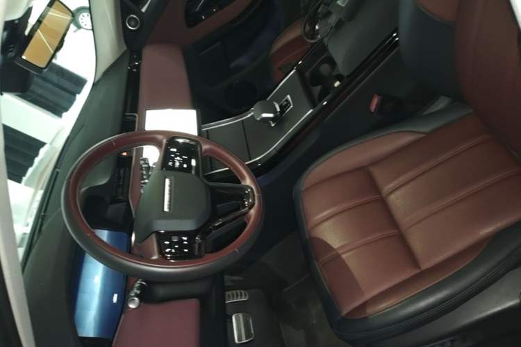 Used Land Rover Range Evoque 2024 Aurora L 249 PS Prestige Light-Chasing Edition Left Front Seat