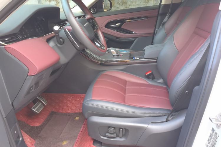 Used Land Rover Range Evoque 2024 Aurora L 249 PS Prestige Light-Chasing Edition Left Front Seat