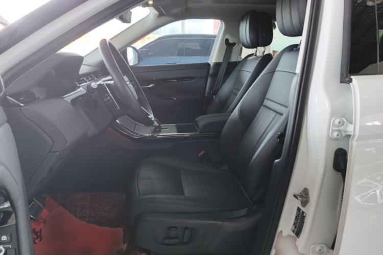 Used Land Rover Range Evoque 2024 Aurora L 249 PS Prestige Light-Chasing Edition Left Front Seat