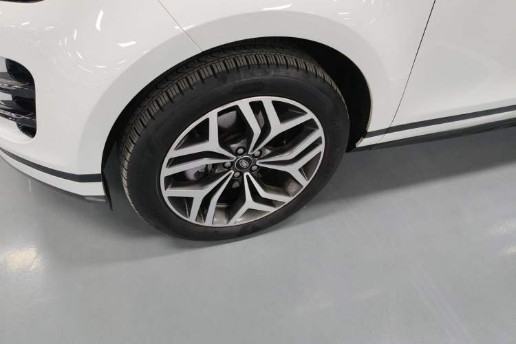 Used Land Rover Range Evoque 2024 Aurora L 249 PS Prestige Light-Chasing Edition Left Front Wheel Hub