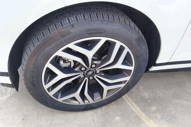 Used Land Rover Range Evoque 2024 Aurora L 249 PS Prestige Light-Chasing Edition Left Front Wheel Hub
