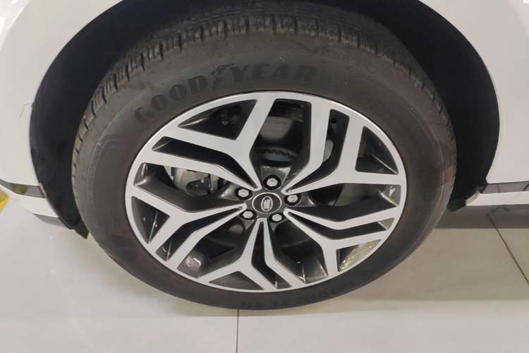 Used Land Rover Range Evoque 2024 Aurora L 249 PS Prestige Light-Chasing Edition Left Front Wheel Hub