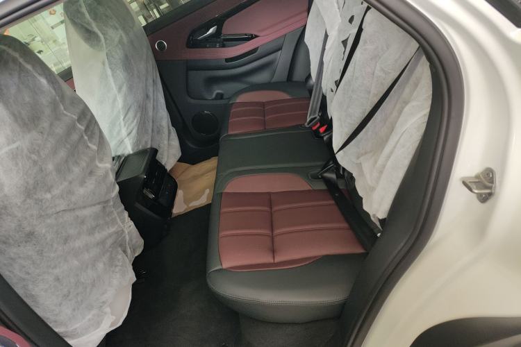 Used Land Rover Range Evoque 2024 Aurora L 249 PS Prestige Light-Chasing Edition Left Rear Seat