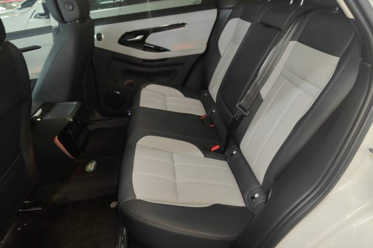 Used Land Rover Range Evoque 2024 Aurora L 249 PS Prestige Light-Chasing Edition Left Rear Seat
