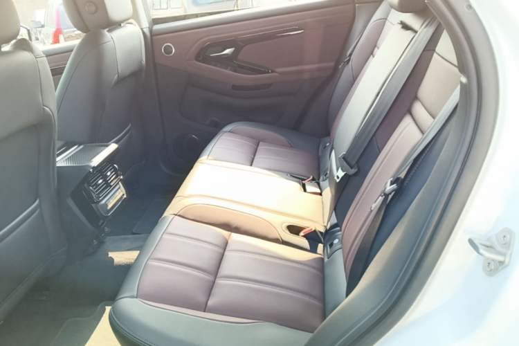 Used Land Rover Range Evoque 2024 Aurora L 249 PS Prestige Light-Chasing Edition Left Rear Seat