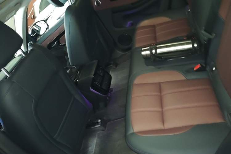 Used Land Rover Range Evoque 2024 Aurora L 249 PS Prestige Light-Chasing Edition Left Rear Seat